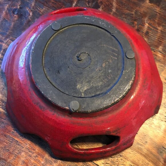 Red Pottery Leaf Motif Bowl With Handles - Picture 6 of 9